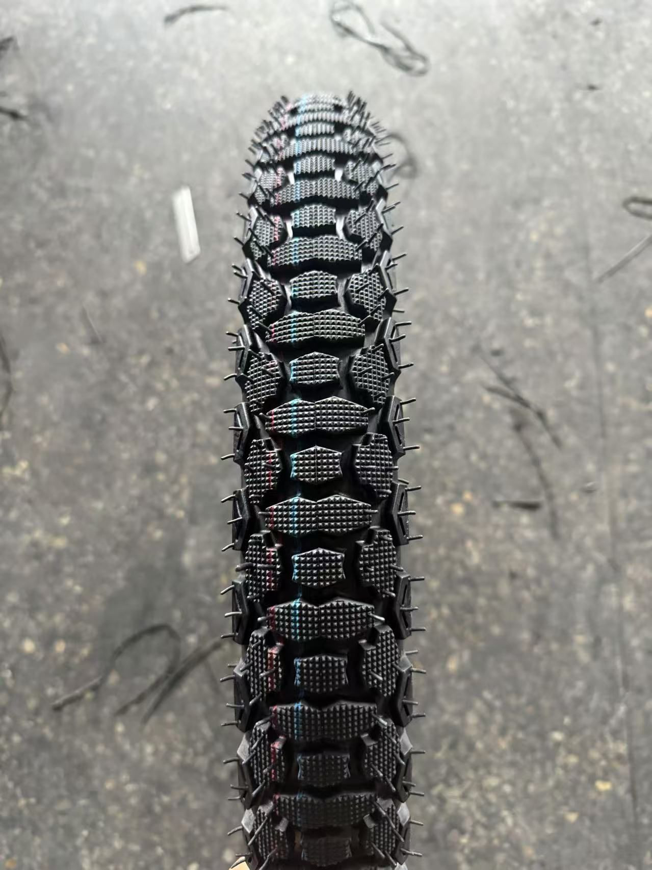 Wholesale Tubeless Motorcycle Tire 18 Inch Rubber Tyres 300-18